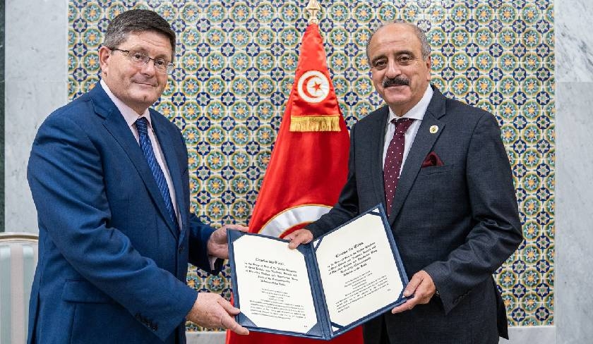 Le nouvel ambassadeur du Royaume-Uni, de Grande-Bretagne et d’Irlande du Nord prend ses quartiers à Tunis